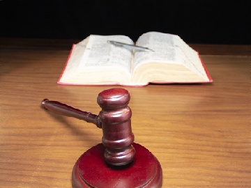 家人因购买违禁药品被带走，会判刑吗？法律解析来了